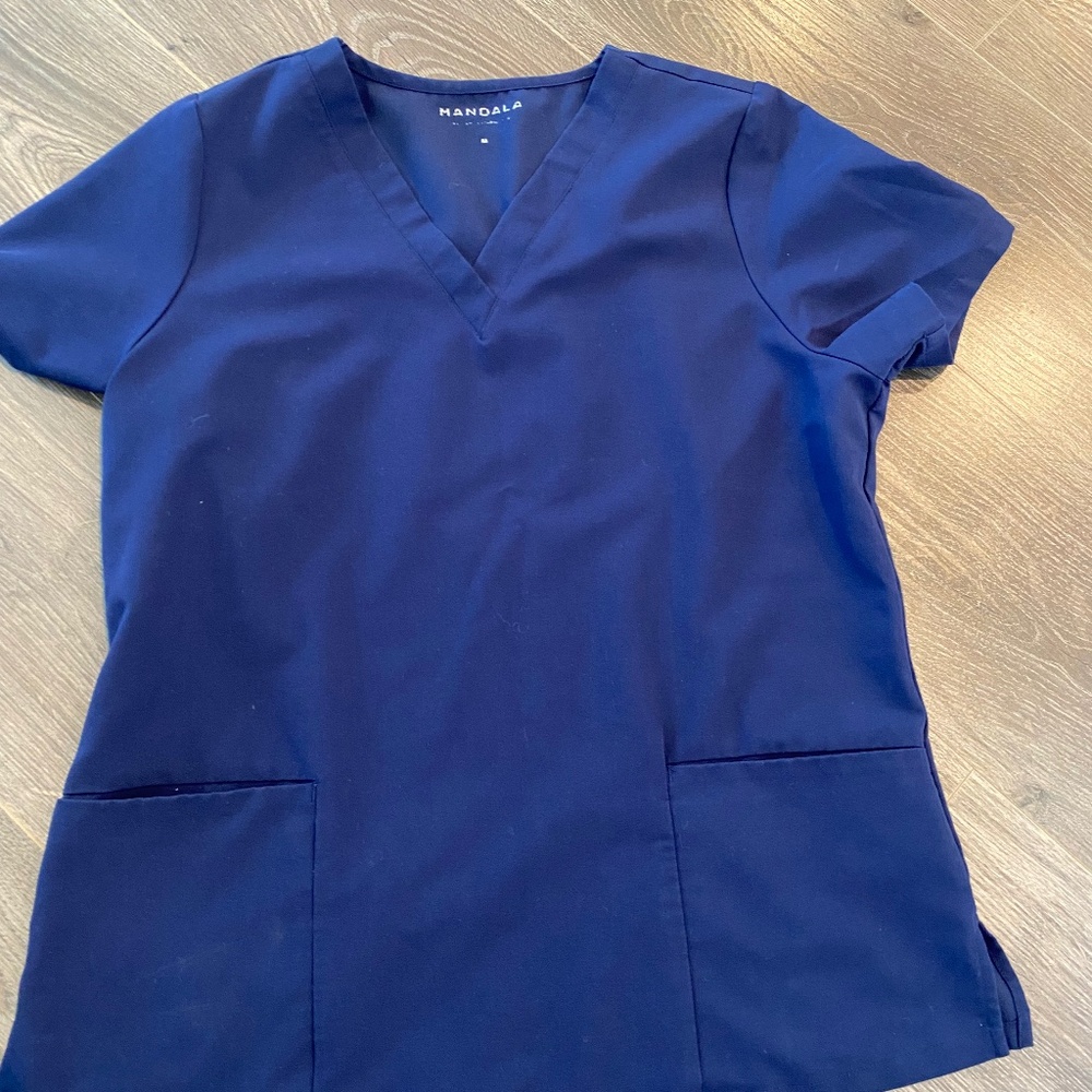 EUC Set of Navy Mandala Scrubs, M